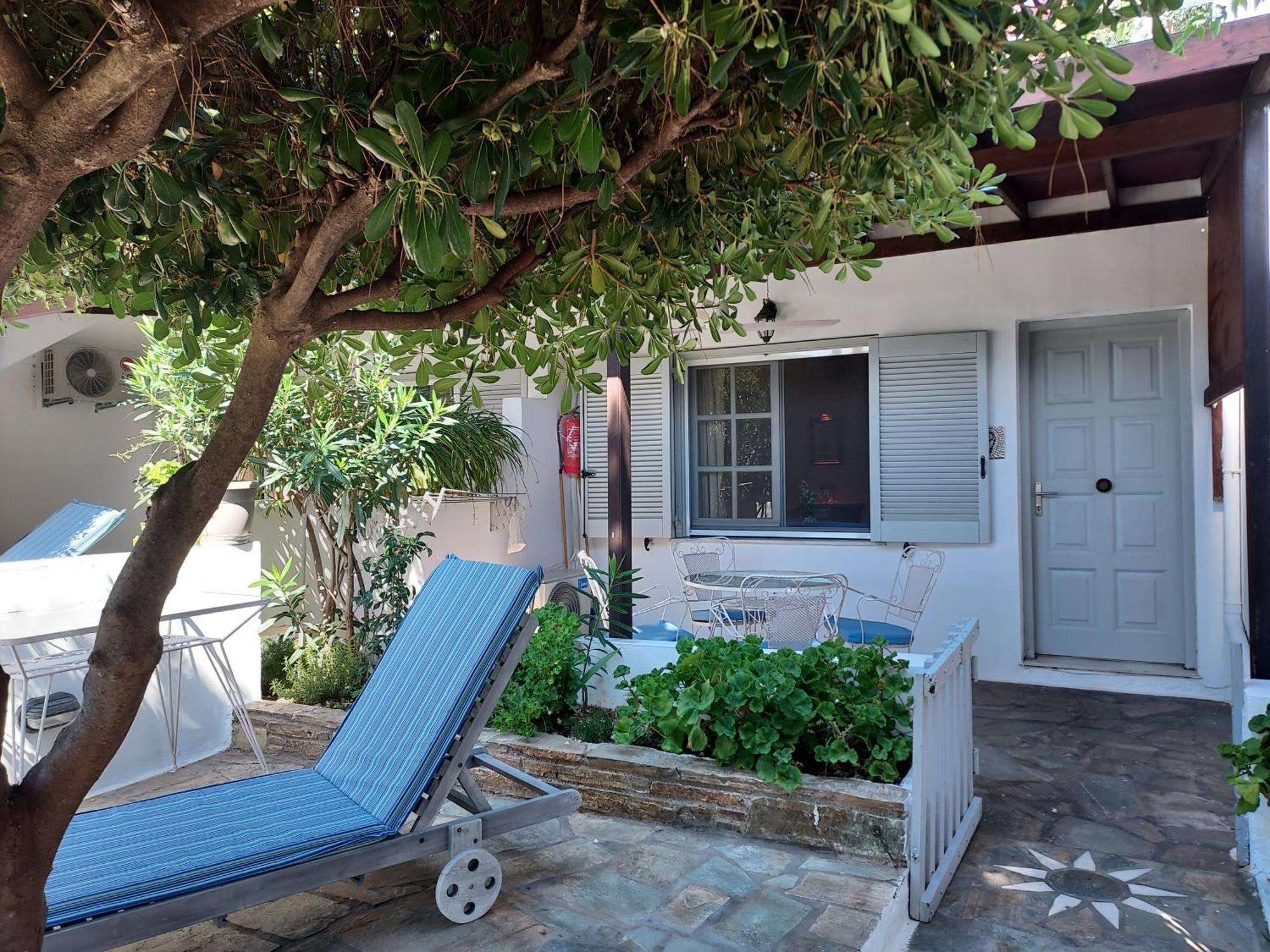 Villa Arni Andros - Βίλα Αρνη Batsíon Habitación foto